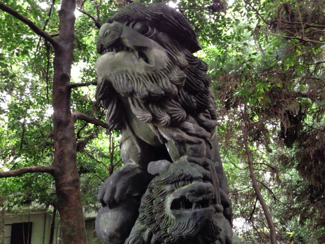 高千穂神社の狛犬さん。