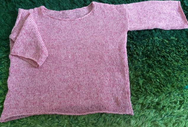 編み上がり直後です♬ ピンクな色合いがツボにぴたりとはまりました。。