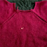 ソフスパークの「タートルネックのラグランプルオーバー」はお袖が編み上がりました。