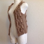 knit ange〜「衿つきベスト」の前身ごろが編めました。