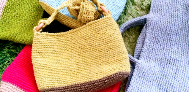 バッグ編み爆進中‼︎ジュート糸3種編み比べ。